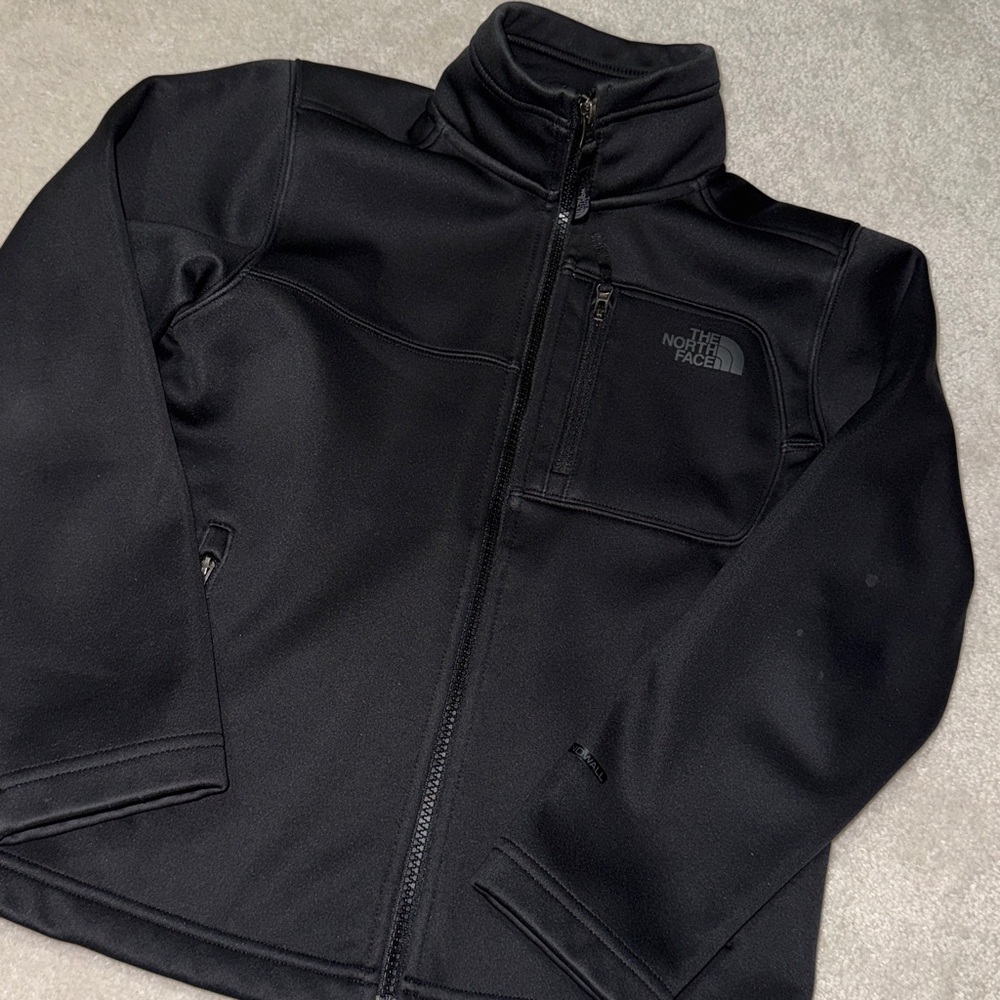 The North Face boys Black Performance Jacket - Picture 2 of 10